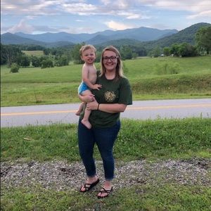 Meet your Posher, Holly